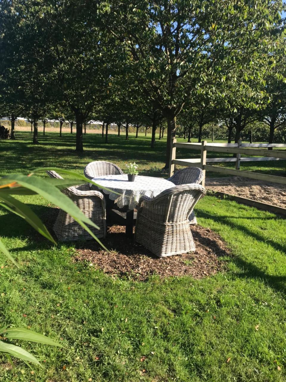 Bed and Breakfast De Oosterling Deil Exterior foto
